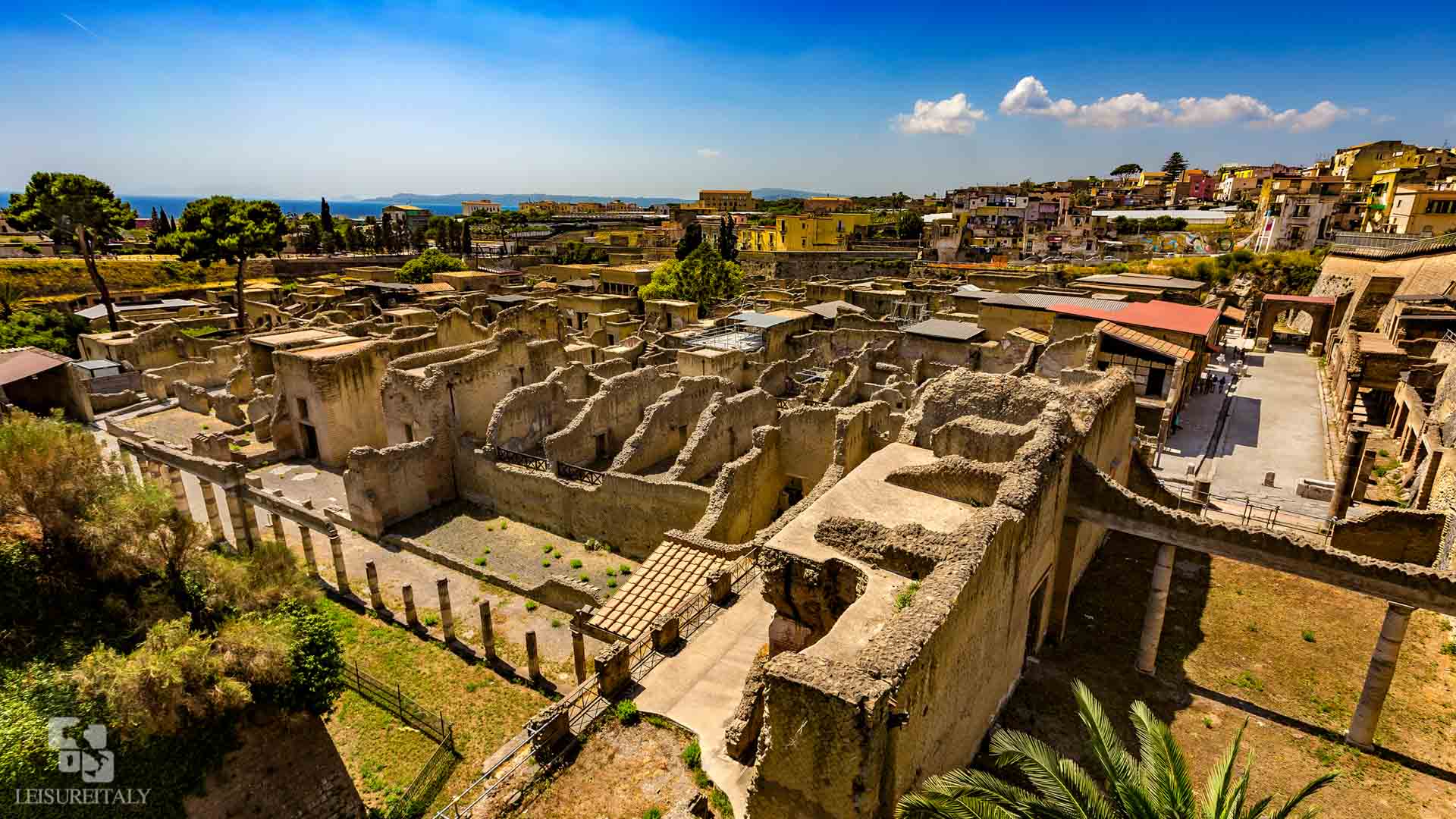 herculaneum italy tour