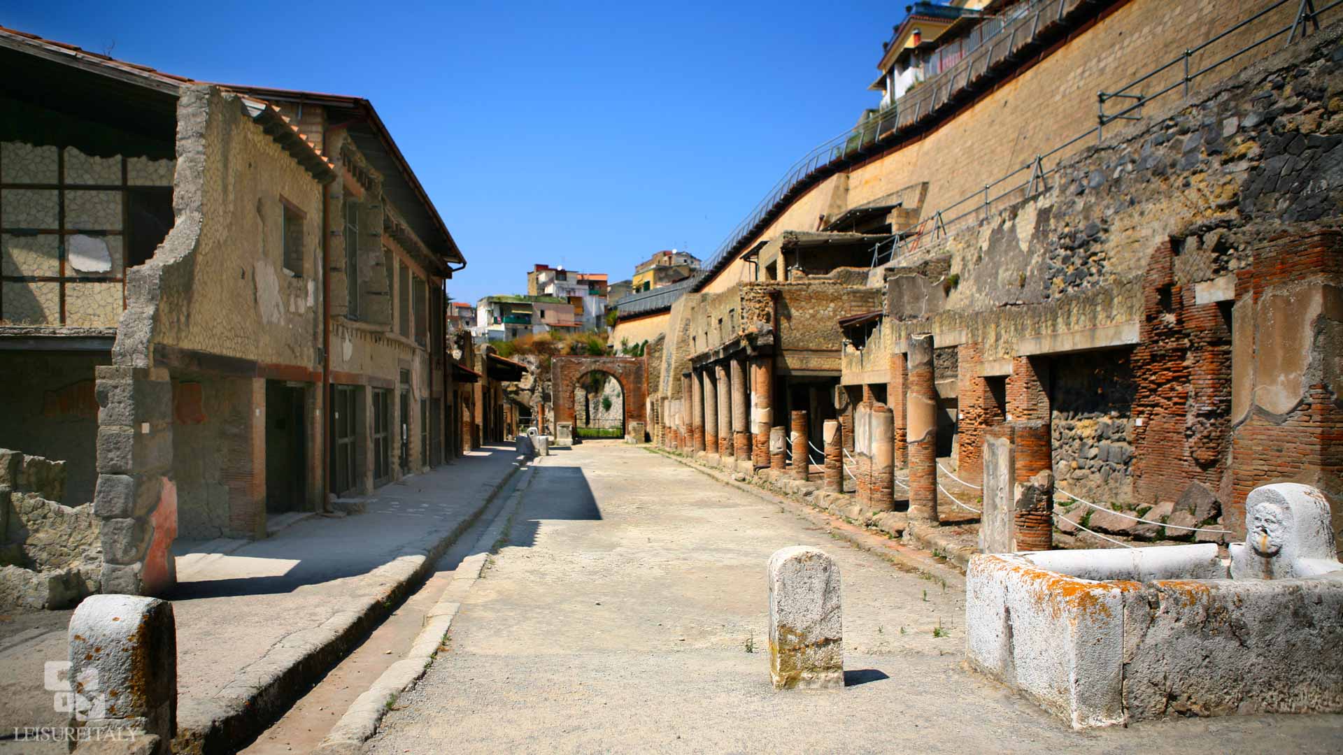 herculaneum walking tour