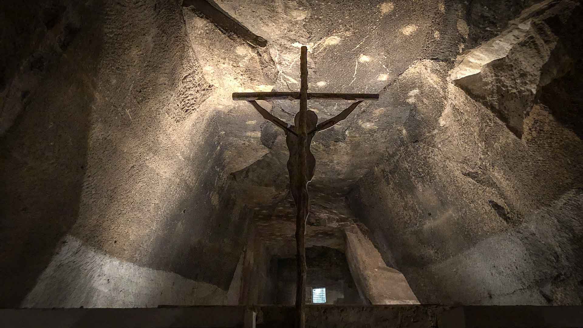 Naples Underground Cimitero Fontanelle 1