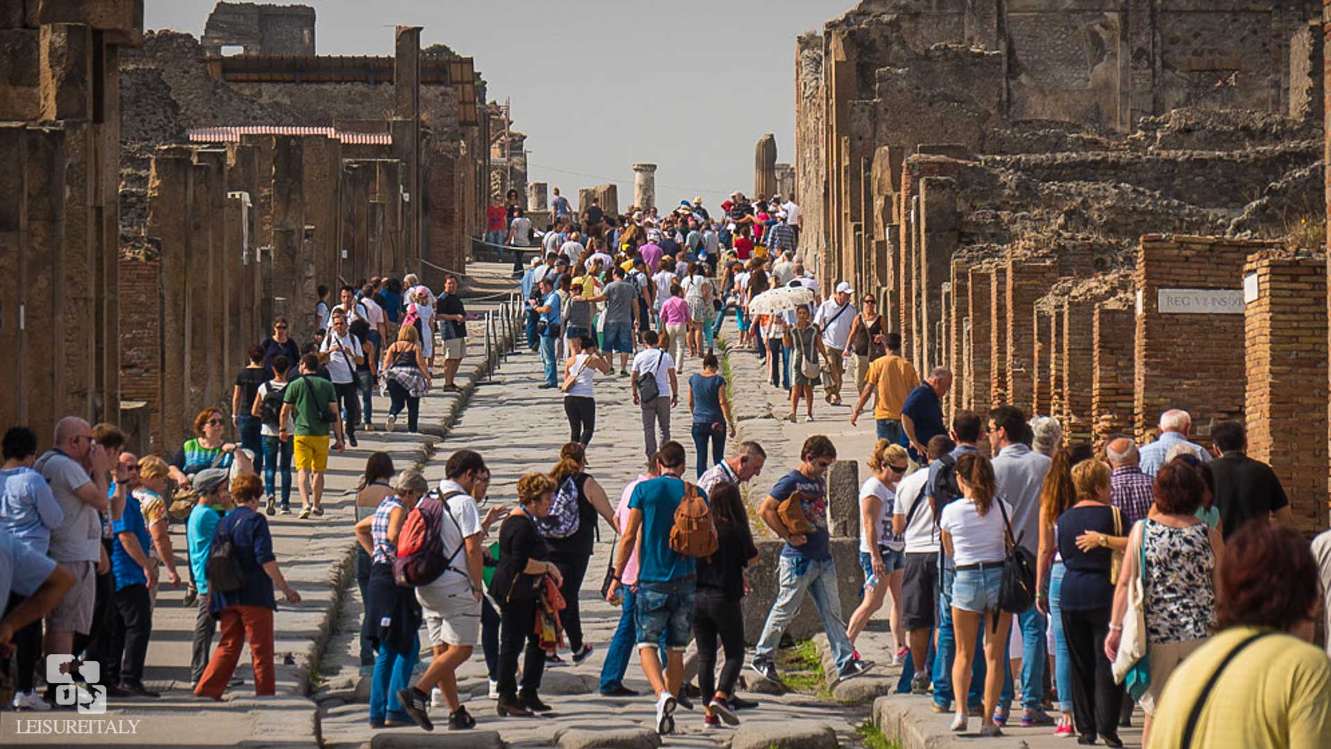 Visit Pompeii - Crowded Pompeii Street