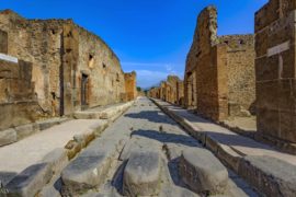 Visit Pompeii - A street od Pompeii off-peak season