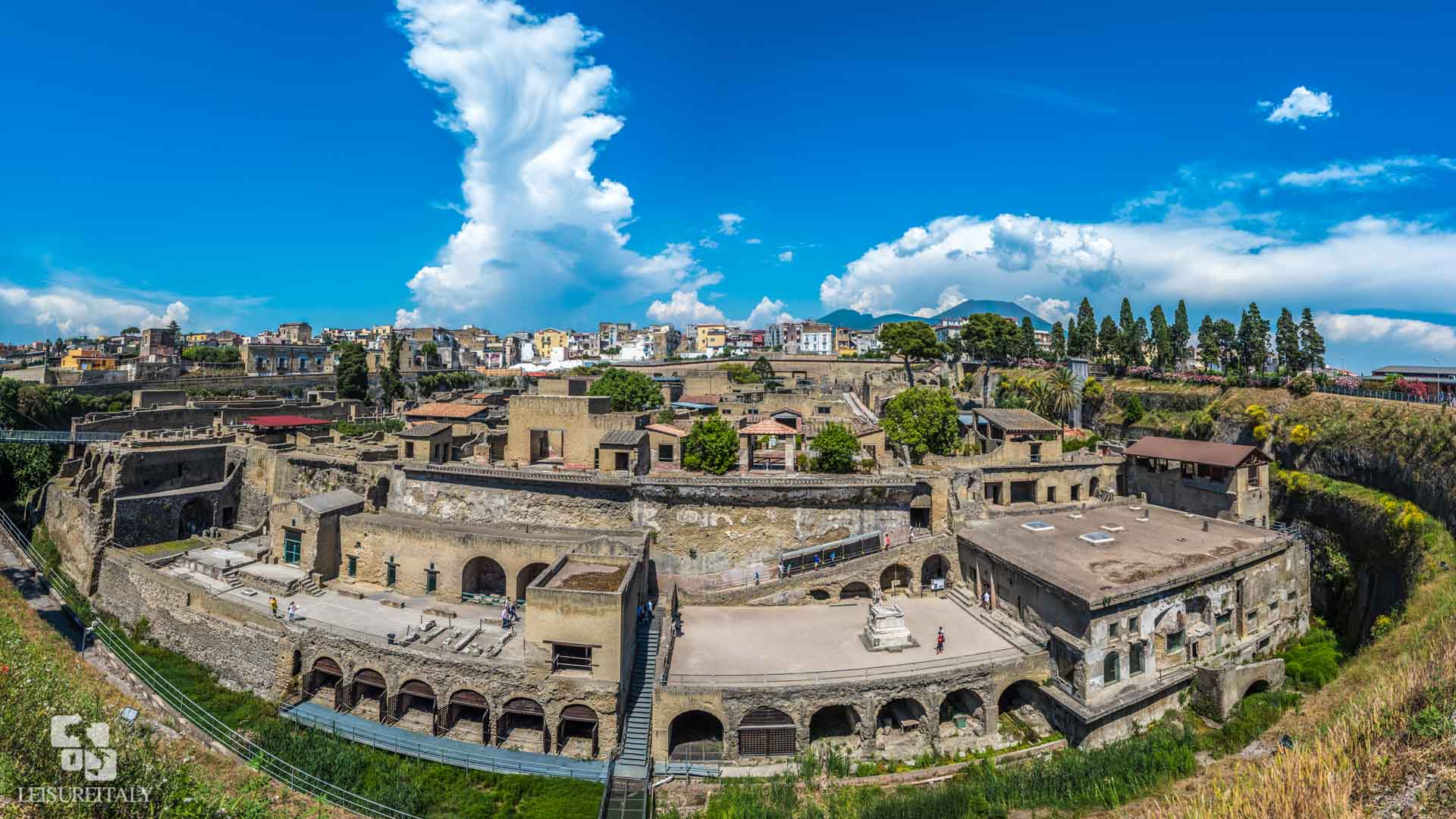 Visir Pompeii - The site of Herculaneum