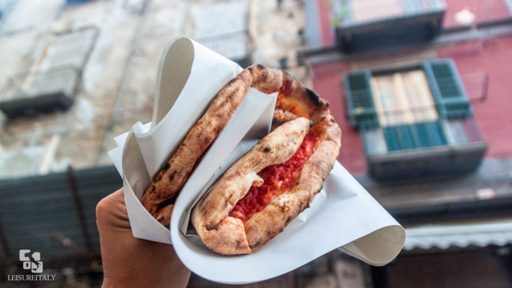 italy travel tips4 Pizza in Naples - 7 ESSENTIAL ITALY TRAVEL TIPS